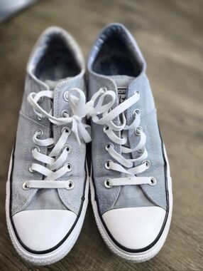 Converse Light Gray Low Top Sneakers